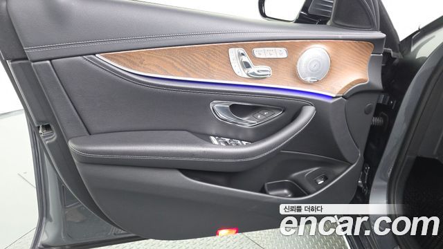 Mercedes-Benz E-Class E300 Exclusive