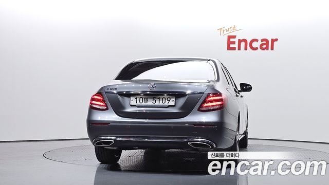 Mercedes-Benz E-Class E300 Avantgarde