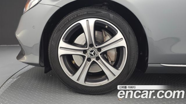 Mercedes-Benz E-Class E300 Avantgarde