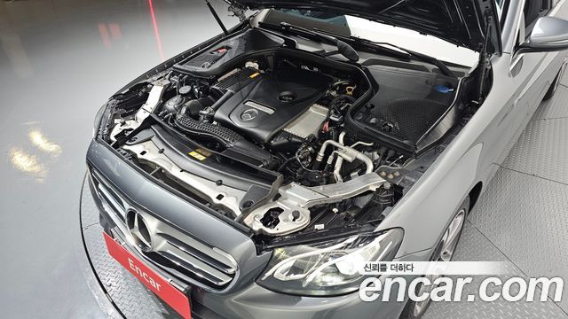 Mercedes-Benz E-Class E300 Avantgarde