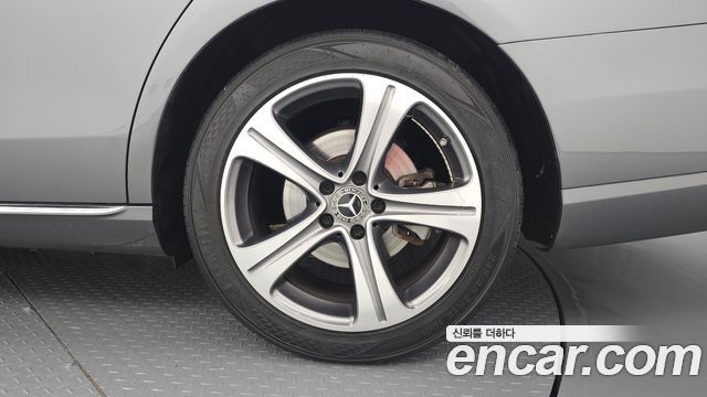 Mercedes-Benz E-Class E300 Avantgarde