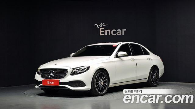 Mercedes-Benz E-Class E300 4MATIC Avnatgarde