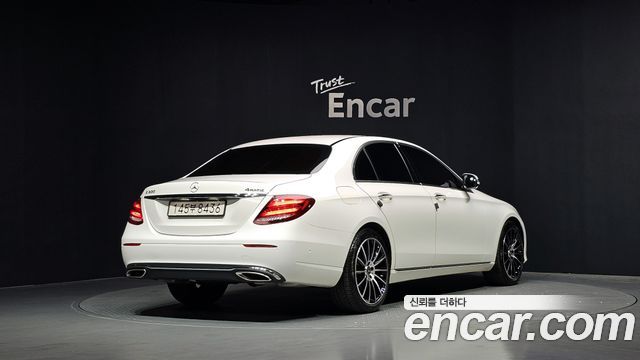 Mercedes-Benz E-Class E300 4MATIC Avnatgarde