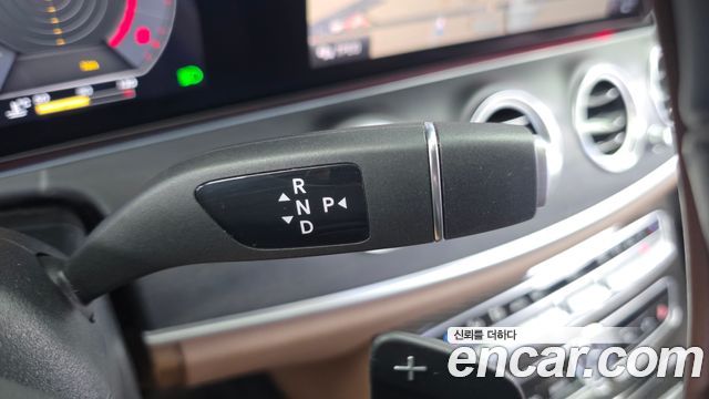 Mercedes-Benz E-Class E300 4MATIC Avnatgarde