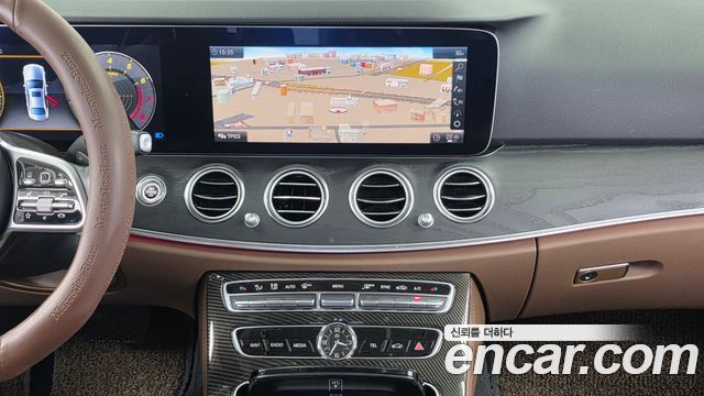 Mercedes-Benz E-Class E300 4MATIC Avnatgarde