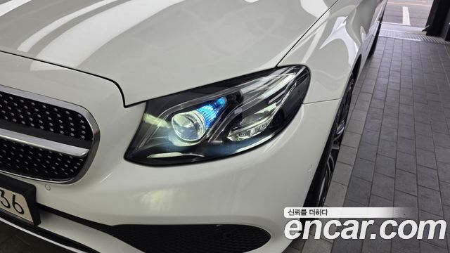 Mercedes-Benz E-Class E300 4MATIC Avnatgarde