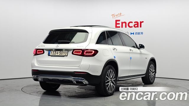 Mercedes-Benz GLC-Class GLC300e 4MATIC