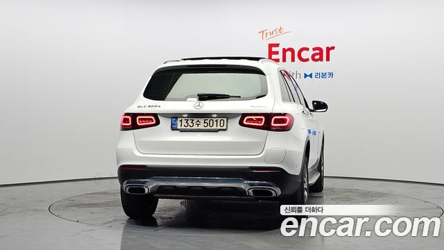 Mercedes-Benz GLC-Class GLC300e 4MATIC