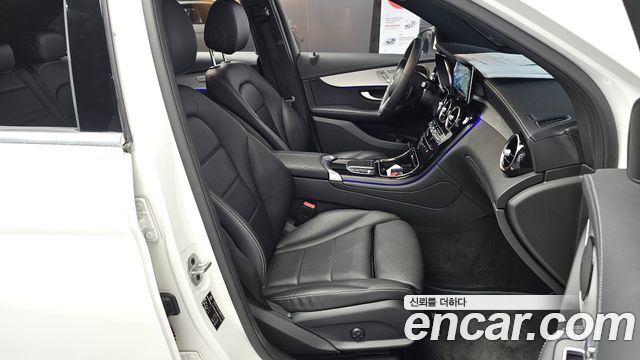 Mercedes-Benz GLC-Class GLC300e 4MATIC