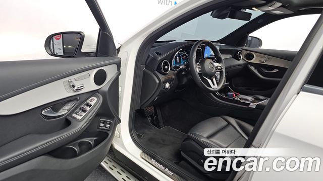 Mercedes-Benz GLC-Class GLC300e 4MATIC