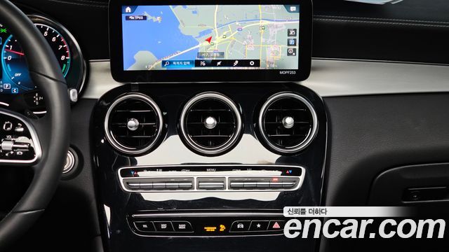 Mercedes-Benz GLC-Class GLC300e 4MATIC