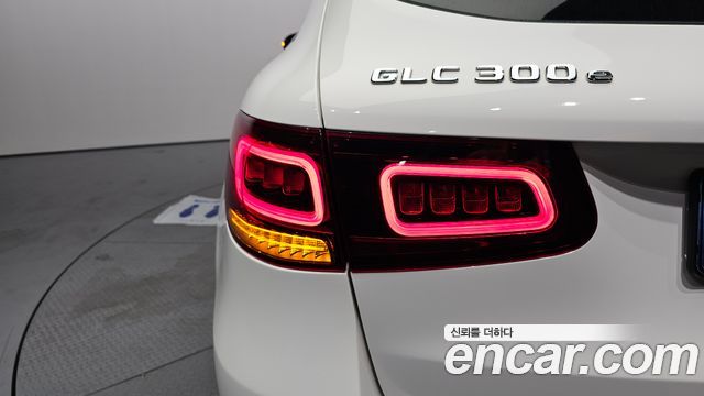 Mercedes-Benz GLC-Class GLC300e 4MATIC