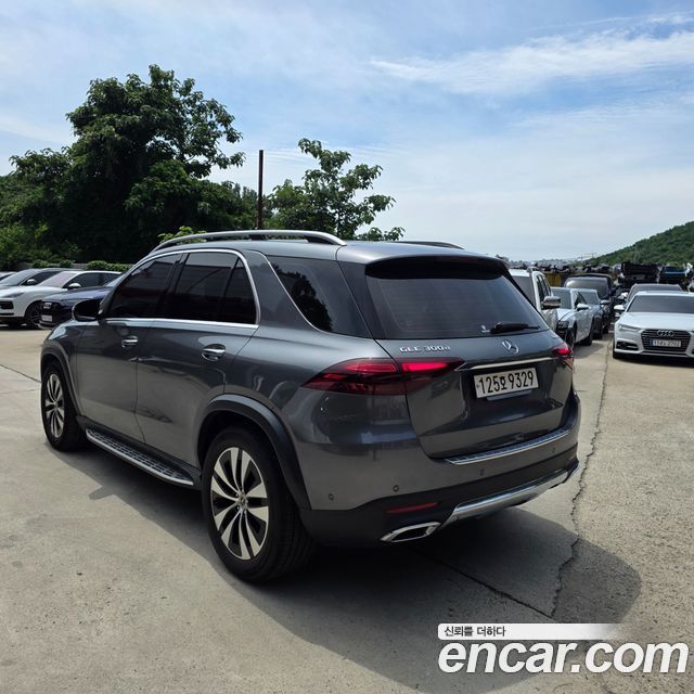Mercedes-Benz GLE-Class GLE300d 4MATIC