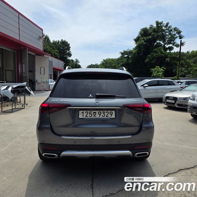Mercedes-Benz GLE-Class GLE300d 4MATIC