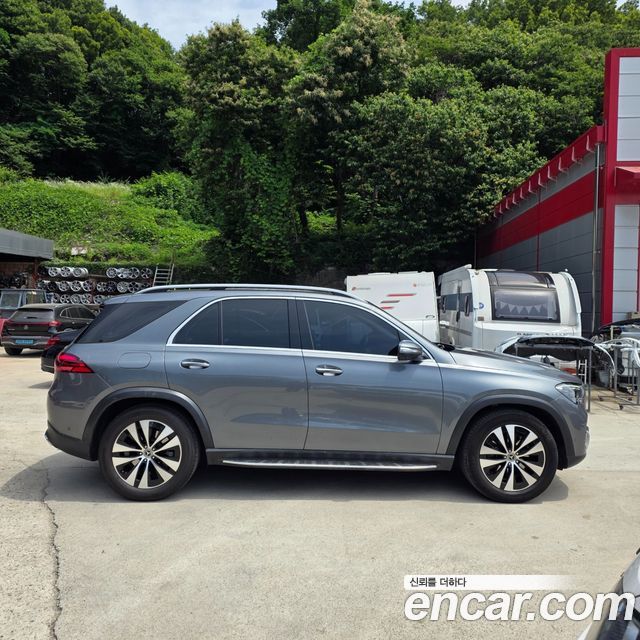 Mercedes-Benz GLE-Class GLE300d 4MATIC