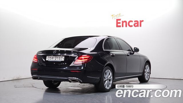 Mercedes-Benz E-Class E300 4MATIC Exclusive