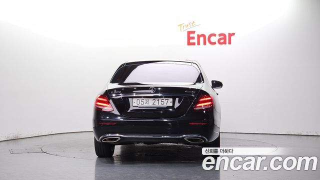 Mercedes-Benz E-Class E300 4MATIC Exclusive