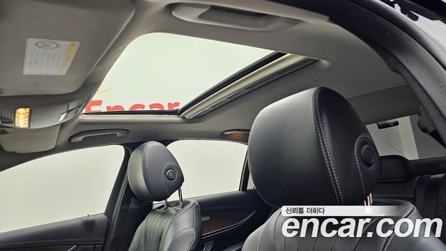 Mercedes-Benz E-Class E300 4MATIC Exclusive