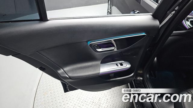 Mercedes-Benz C-Class C200 Avantgarde