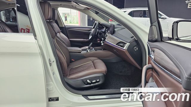 BMW 5-Series 530i Luxury