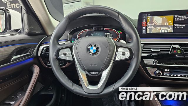 BMW 5-Series 530i Luxury