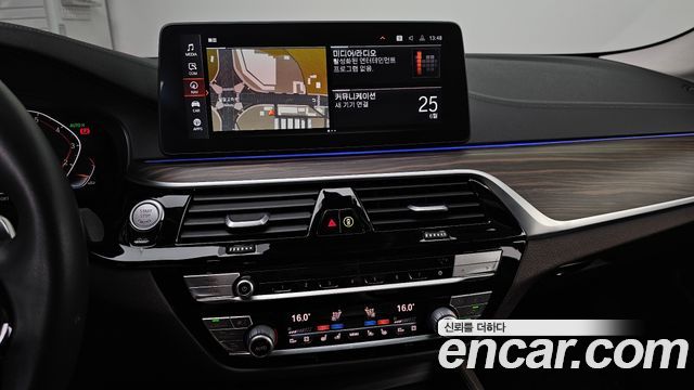 BMW 5-Series 530i Luxury