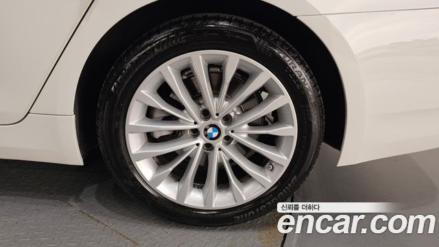 BMW 5-Series 530i Luxury