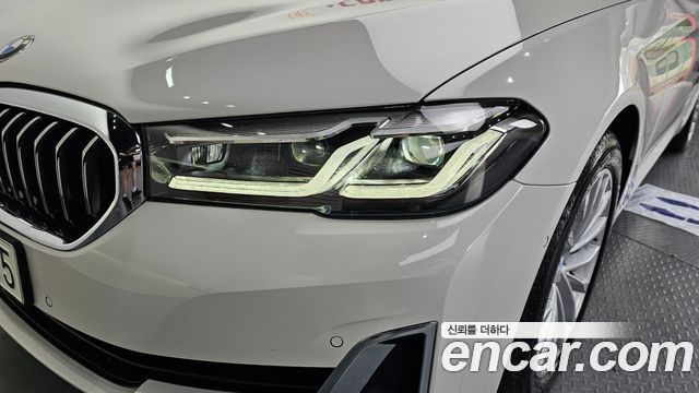 BMW 5-Series 530i Luxury