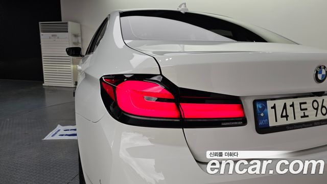 BMW 5-Series 530i Luxury