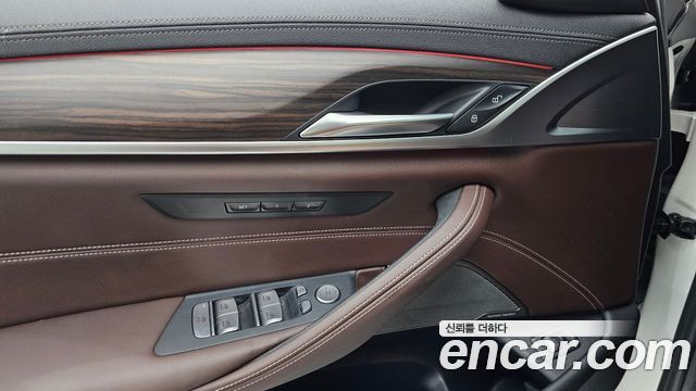 BMW 5-Series 530i Luxury