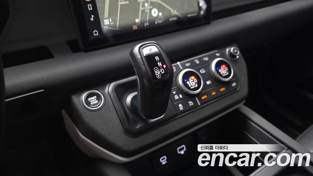 Land Rover Defender 110 D250 S