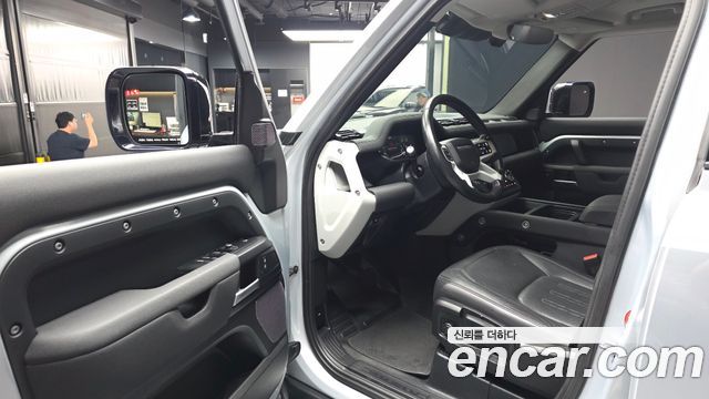Land Rover Defender 110 D250 S