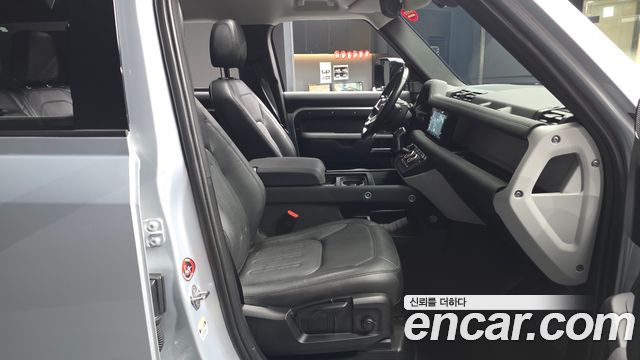 Land Rover Defender 110 D250 S