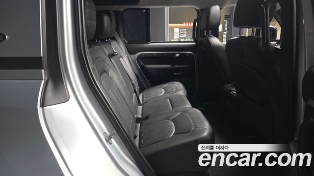 Land Rover Defender 110 D250 S