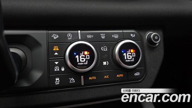 Land Rover Defender 110 D250 S