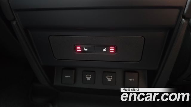 Land Rover Defender 110 D250 S