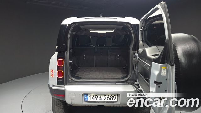 Land Rover Defender 110 D250 S