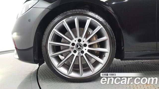 Mercedes-Benz E-Class E350 4MATIC AMG Line