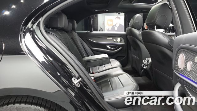 Mercedes-Benz E-Class E350 4MATIC AMG Line