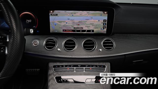 Mercedes-Benz E-Class E350 4MATIC AMG Line