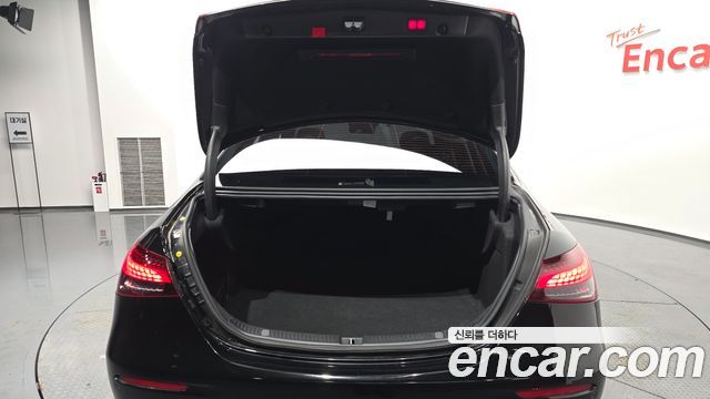 Mercedes-Benz E-Class E350 4MATIC AMG Line