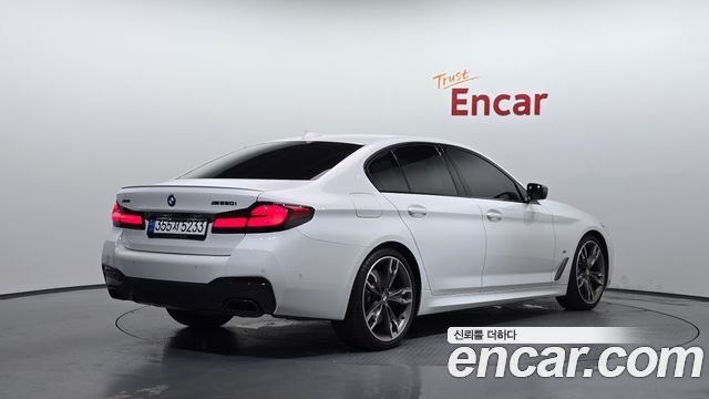 BMW 5-Series M550i xDrive