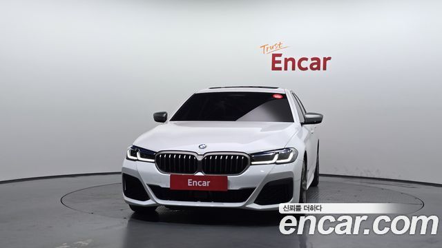BMW 5-Series M550i xDrive