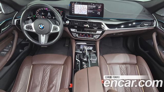 BMW 5-Series M550i xDrive