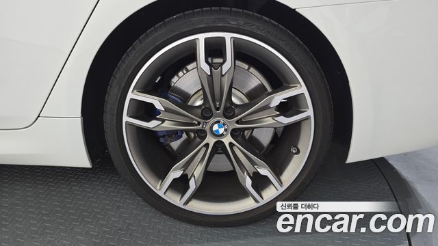 BMW 5-Series M550i xDrive