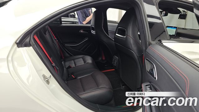 Mercedes-Benz CLA-Class CLA45 AMG 4MATIC