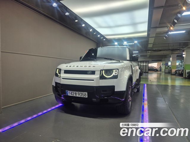 Land Rover Defender 110 D250 X-Dynamic SE