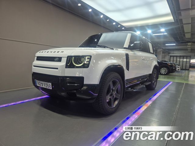 Land Rover Defender 110 D250 X-Dynamic SE