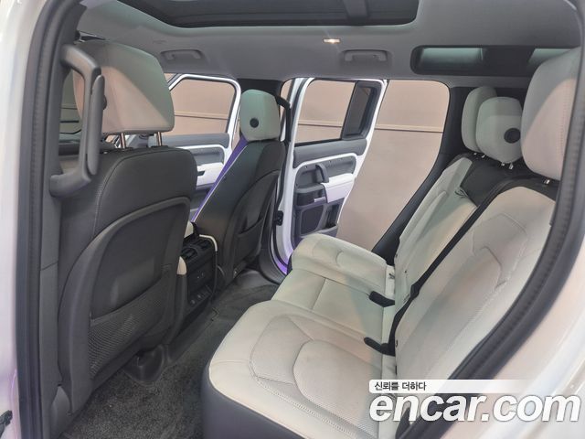 Land Rover Defender 110 D250 X-Dynamic SE