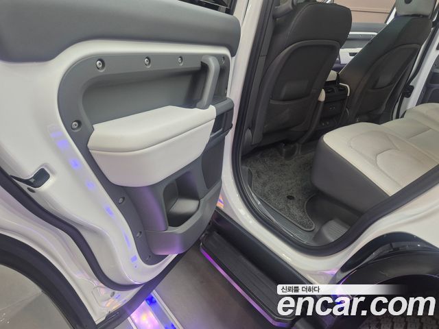 Land Rover Defender 110 D250 X-Dynamic SE